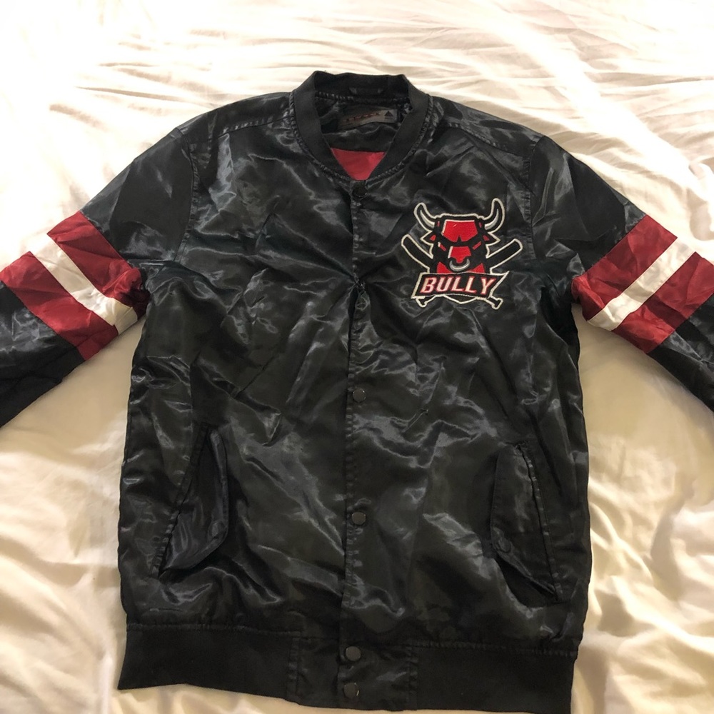 BLACK PYRAMID WINDBREAKER